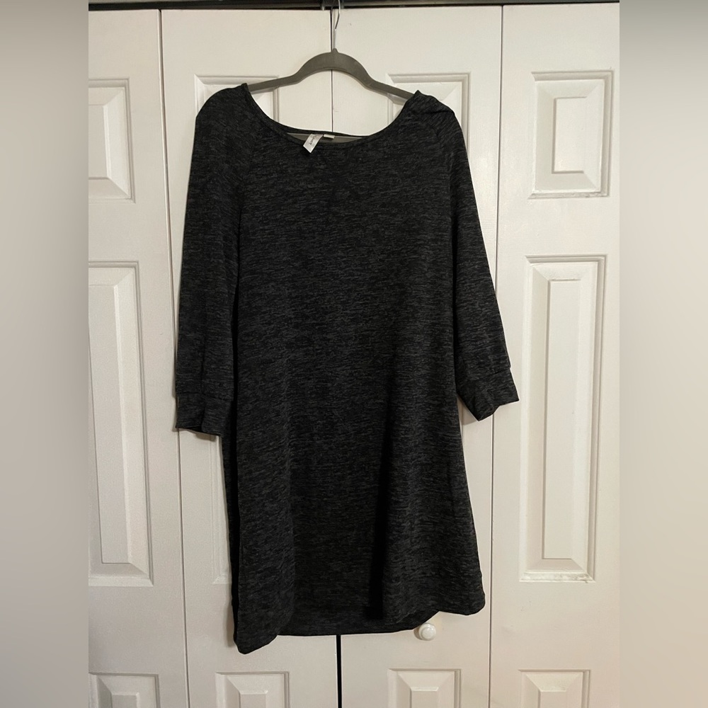 Women’s 1X Black/Grey sweatshirt style knee-length comfy dress